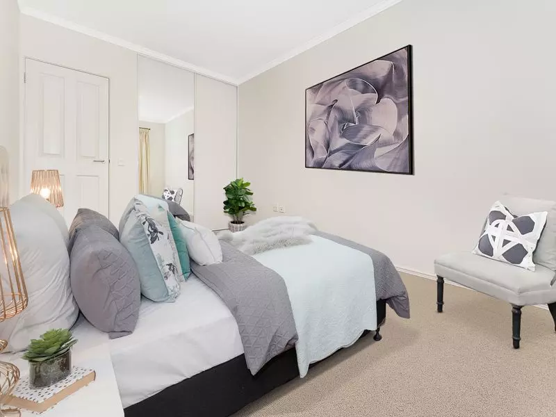 North Facing Renovated 2 Bed, 1 Bathroom on Quiet Street