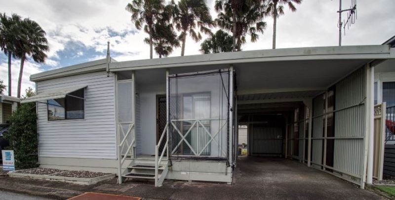 Crystal Waters Estate 106