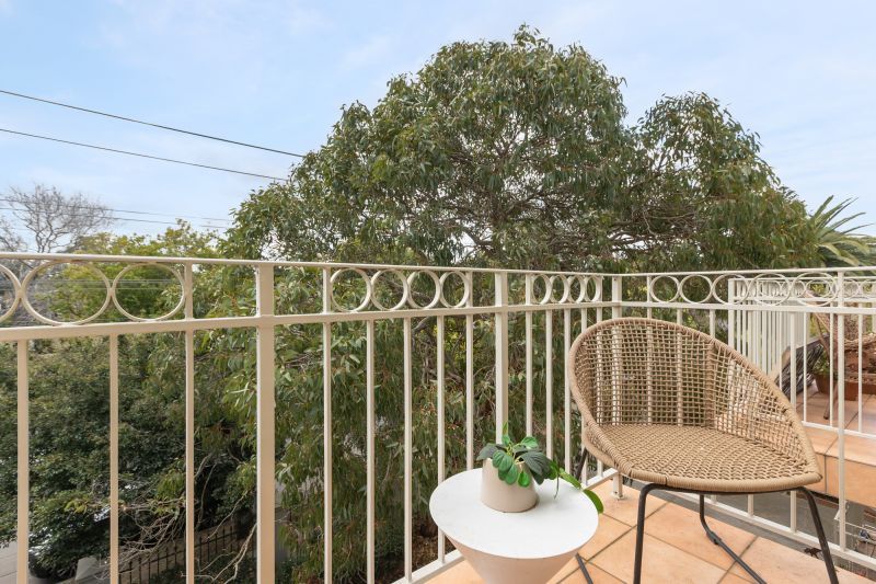 North-facing studio apartment with private juliet balcony