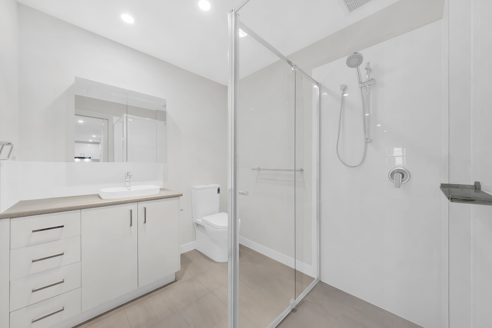 708/250 Thames Road, Tarneit Vic 3029