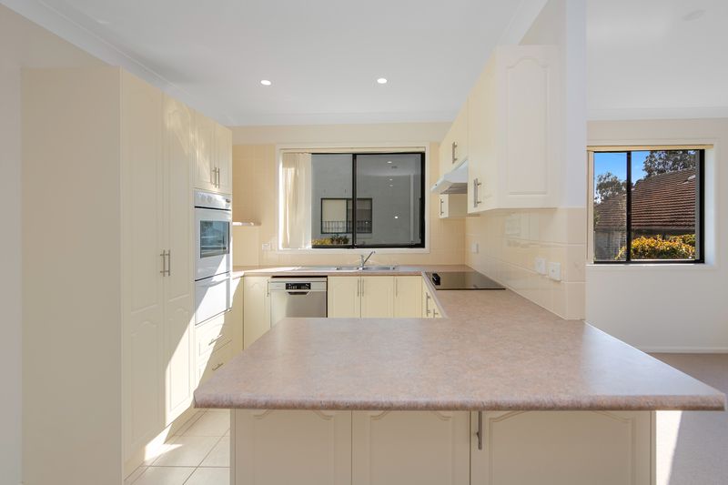 Sunlit, Spacious Villa with Private Gardens