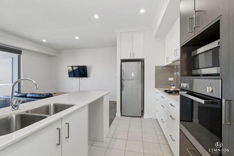 Fully Furnished Inner-City Sanctuary with City Views