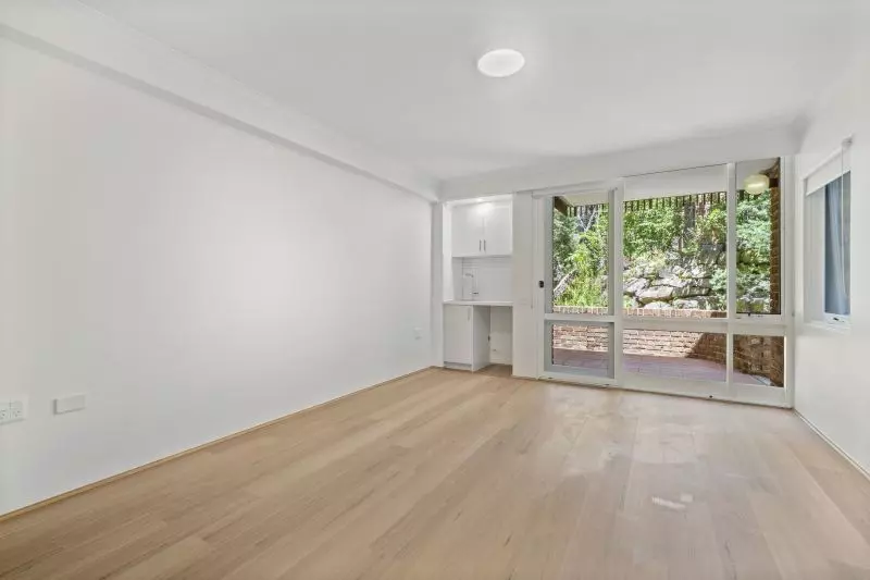 Newly Renovated ! Charming Retirement Retreat Serviced Apartment