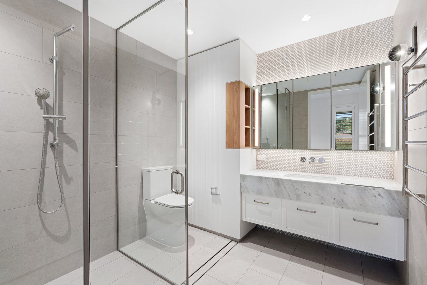 Three bedroom apartment in Sydney’s leafy Upper North Shore