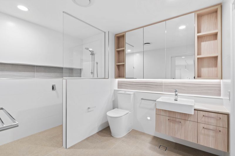 North-facing, fourth-floor apartment with views to the City.