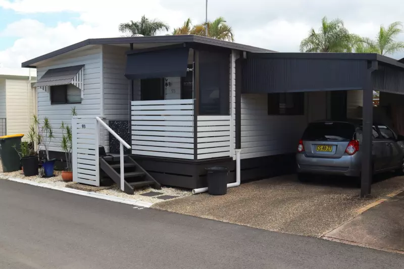 The Palms Village - Over 50's pet friendly lifestyle village