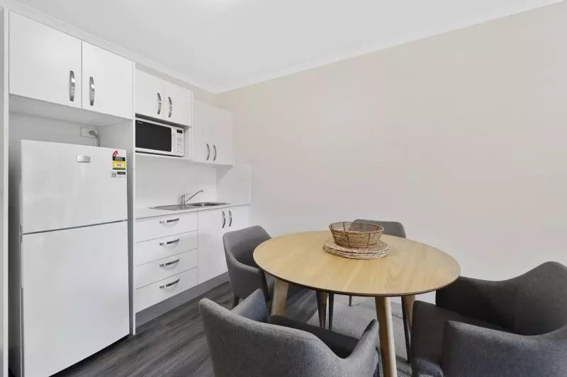 Sunny one-bedroom apartment