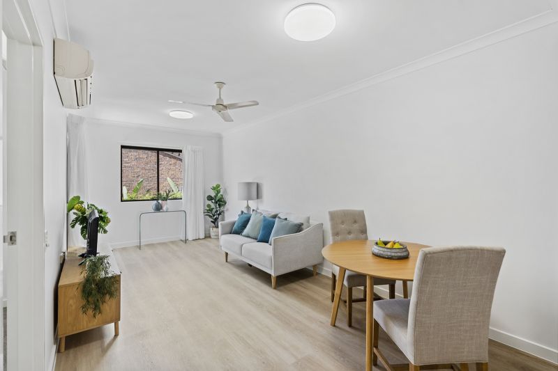 Elevated one-bedroom apartment in peaceful green setting