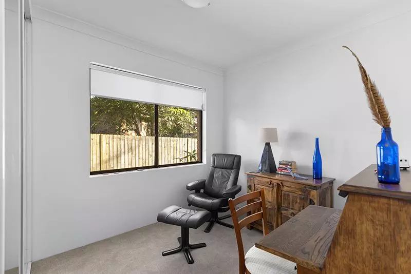 Beautifully presented two bedroom unit nestled in the centre of the village with large rear courtyard.