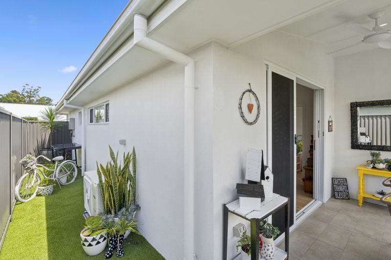 Expansive Alfresco & Vibrant Modern Design