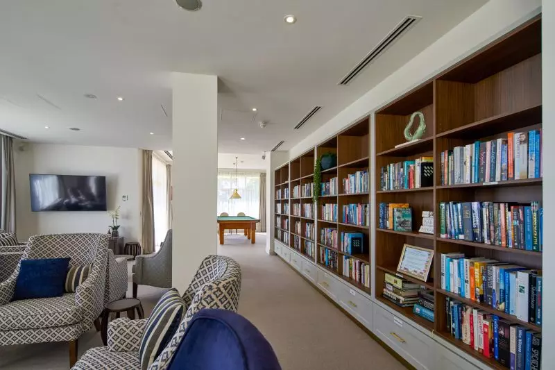 Stylish west-facing two-bedroom apartment!