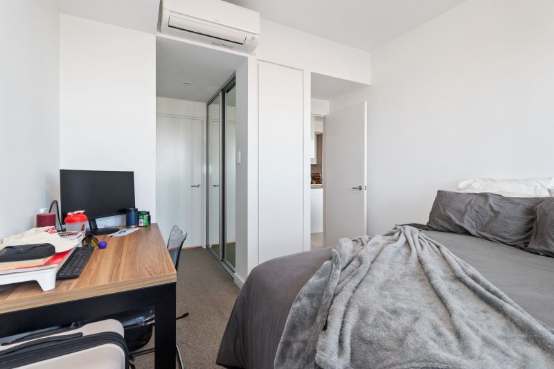 Stunning Views and Urban Lifestyle!!