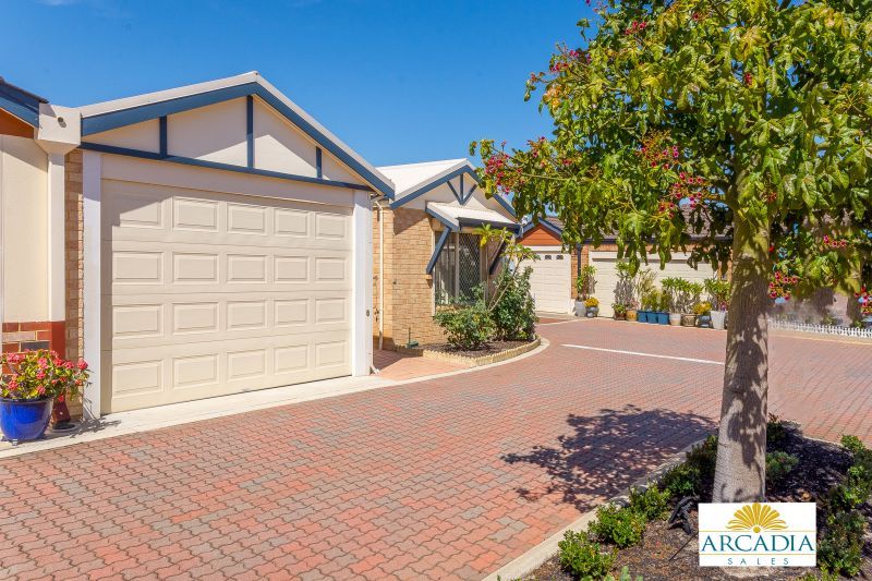 ARCADIA WATERS MADDINGTON - New Stone Bench Top Kitchen, 2 Bedroom + Study