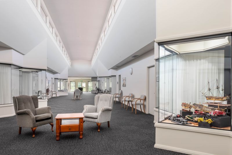 South facing Refurbished Apartment with Chef prepared Meals and Apartment Cleaning included