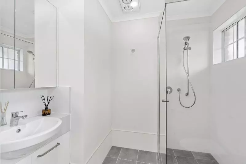 Coming Soon!!!
Beautiful two-bedroom, one bathroom villa with room for a golf buggy.