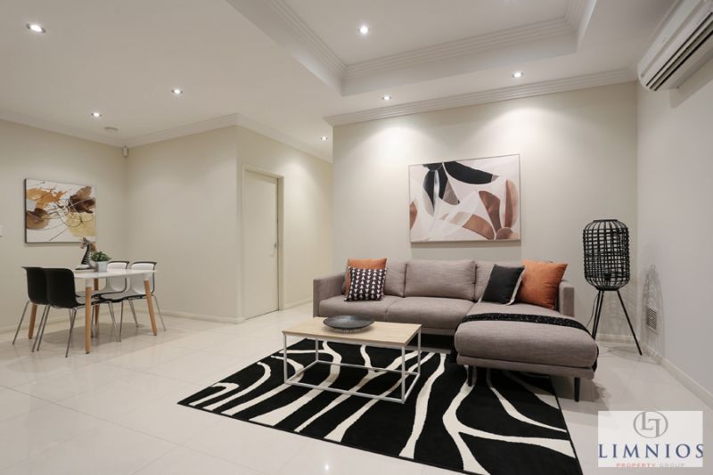 Spacious End Villa