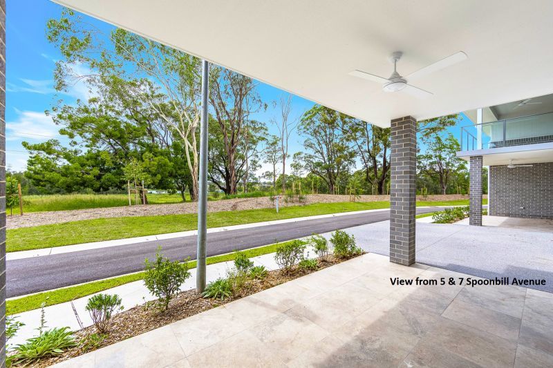 Elegant living by Shortland Waters golf course