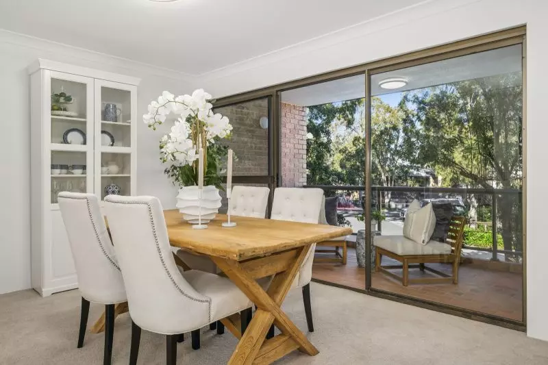 Refurbished large 2-bedroom unit with 4 outdoor spaces