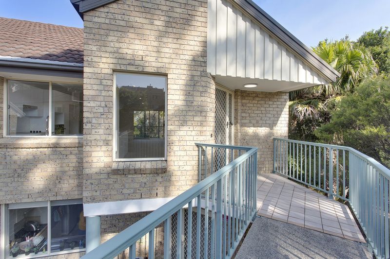 Fully renovated 3 bedroom unit surrounded by bushland