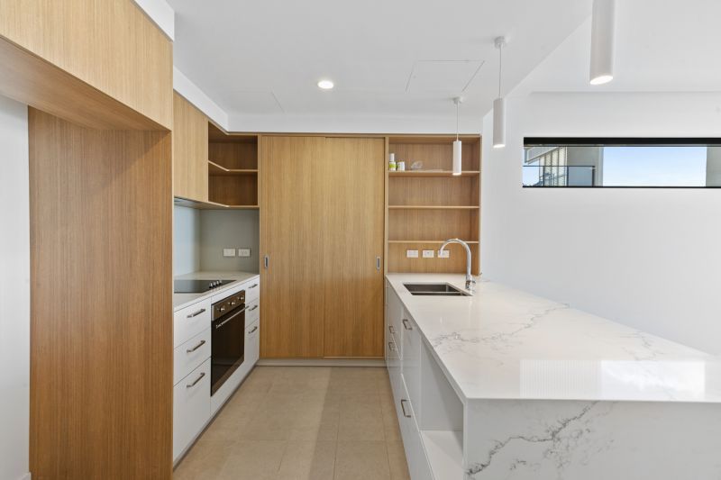 South-facing apartment with stunning Burleigh Golf Course vistas