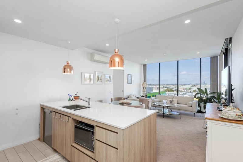 Stunning Views!! Lifestyle and Convenience!