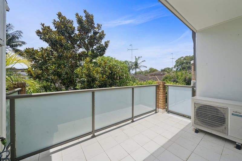 Modern First-Floor Haven with Tranquil Leafy Outlook