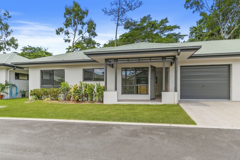Two-bedroom villa opposite community pool