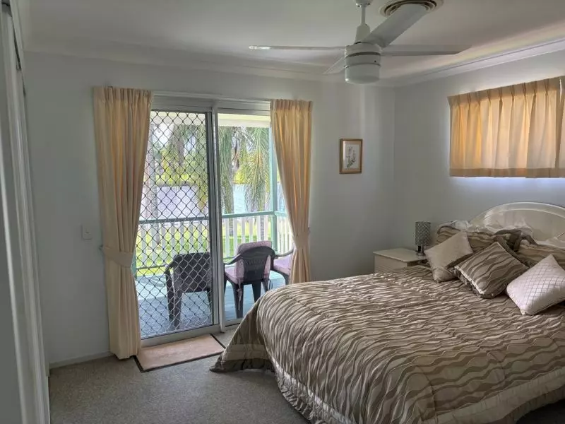 Lakeside Living with Extras