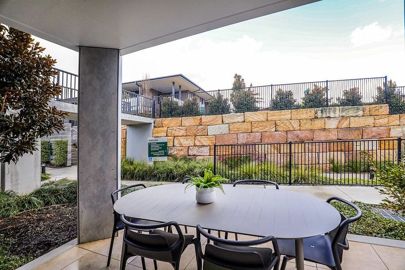 Refurbished 1-bedroom apartment first floor with lift access 