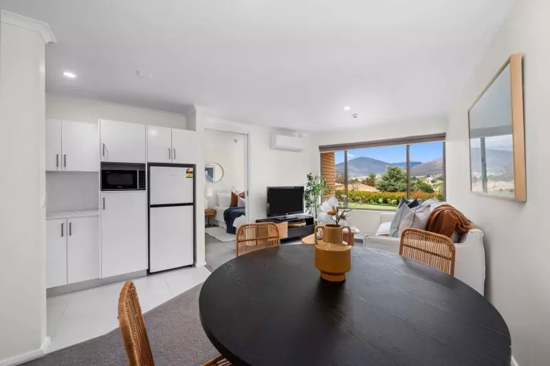 Apartment with views over community gardens
