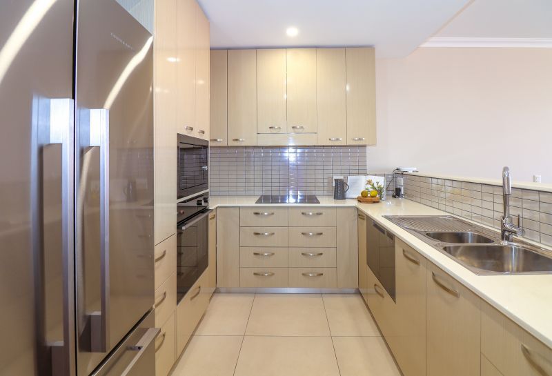 Discover the perfect blend of style and convenience in this beautiful apartment located in the heart of the Gabba