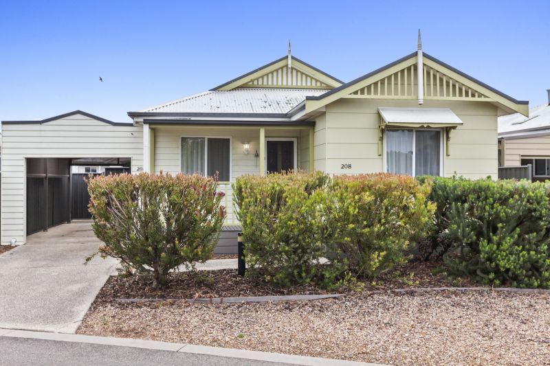 Move-In Today and Enjoy Lakeside Living