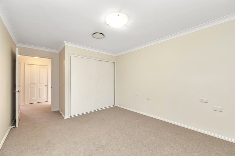 Corner Retreat Opposite Ashton Gardens Hub