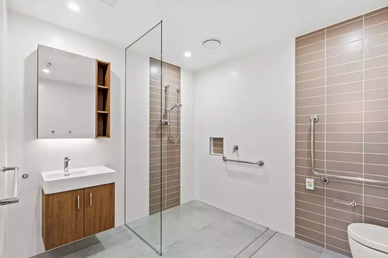 Comfortable level 1 apartment, close to the activity centre.