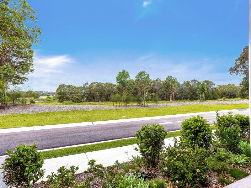 Sophisticated living by Shortland Waters golf course