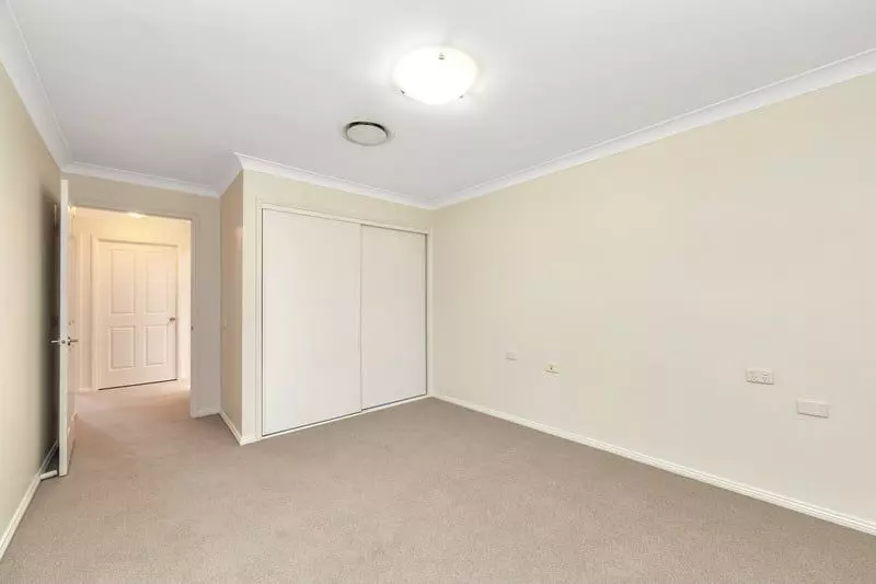 Corner Retreat Opposite Ashton Gardens Hub