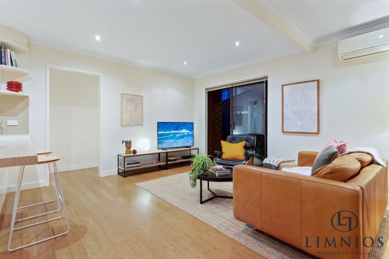 Premiere Location and Lifestyle!!