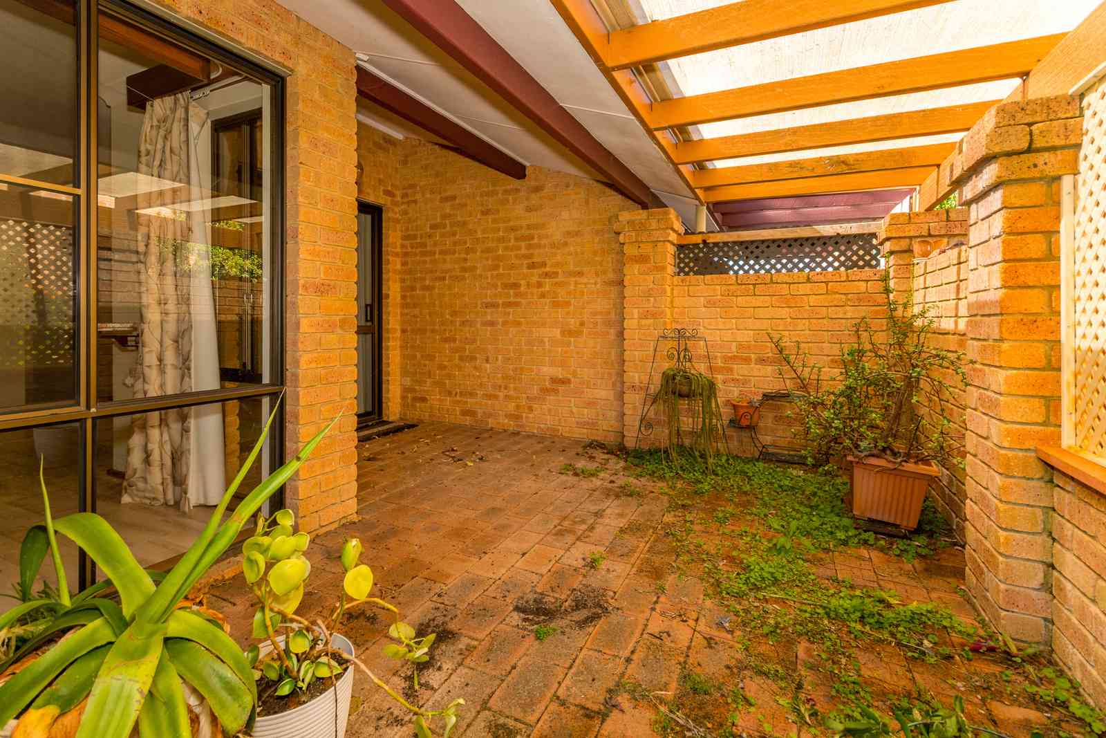 Charming villa with endless potential in a sought-after setting