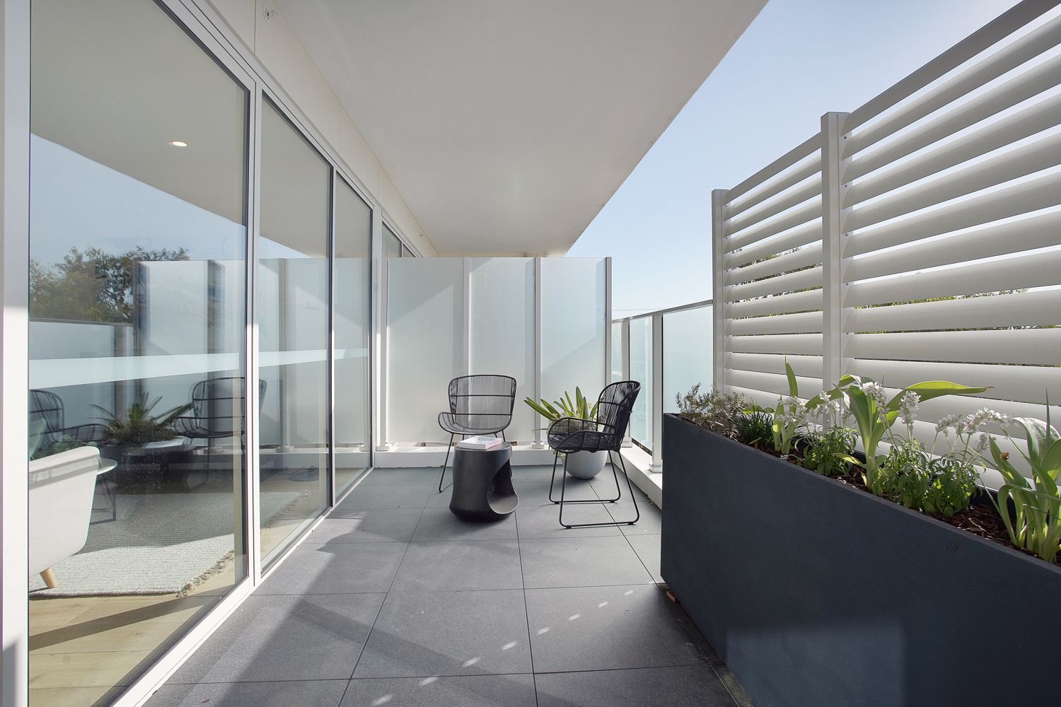  Stylish & Spacious in The Perfect Locale!