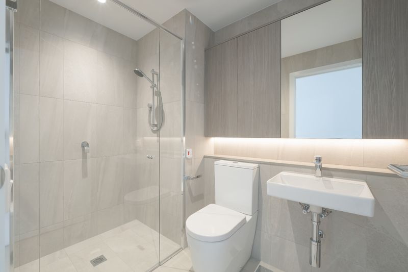 Elegant Apartment with Luxury Finishes and Views