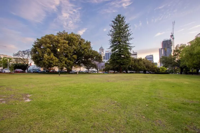 Light & Bright Living, Refurbished... See it to Believe it!!