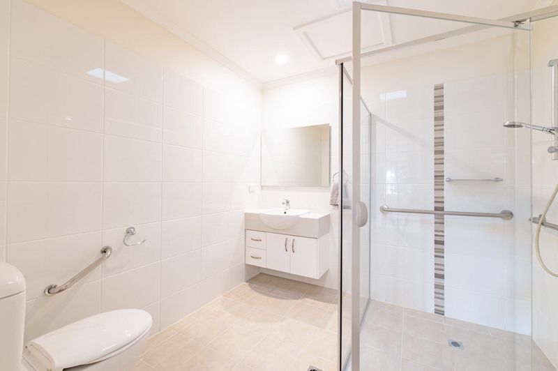 Enjoy your relaxing new lifestyle in this well appointed serviced apartment and the lifestyle that Torrens Grove has to offer!