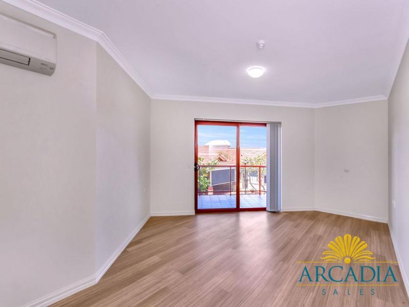 ARCADIA WATERS BICTON - 3 Bedroom, First Floor Stunner...