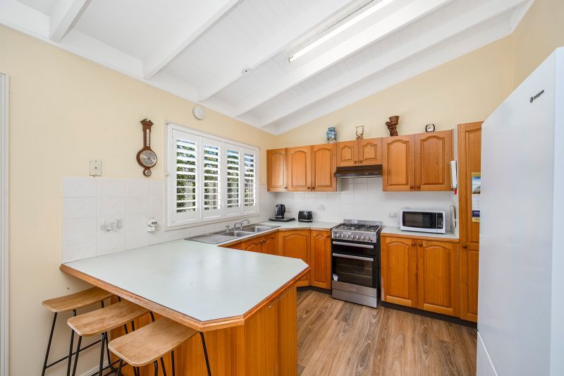 Vibrant Home with Alfresco Views!