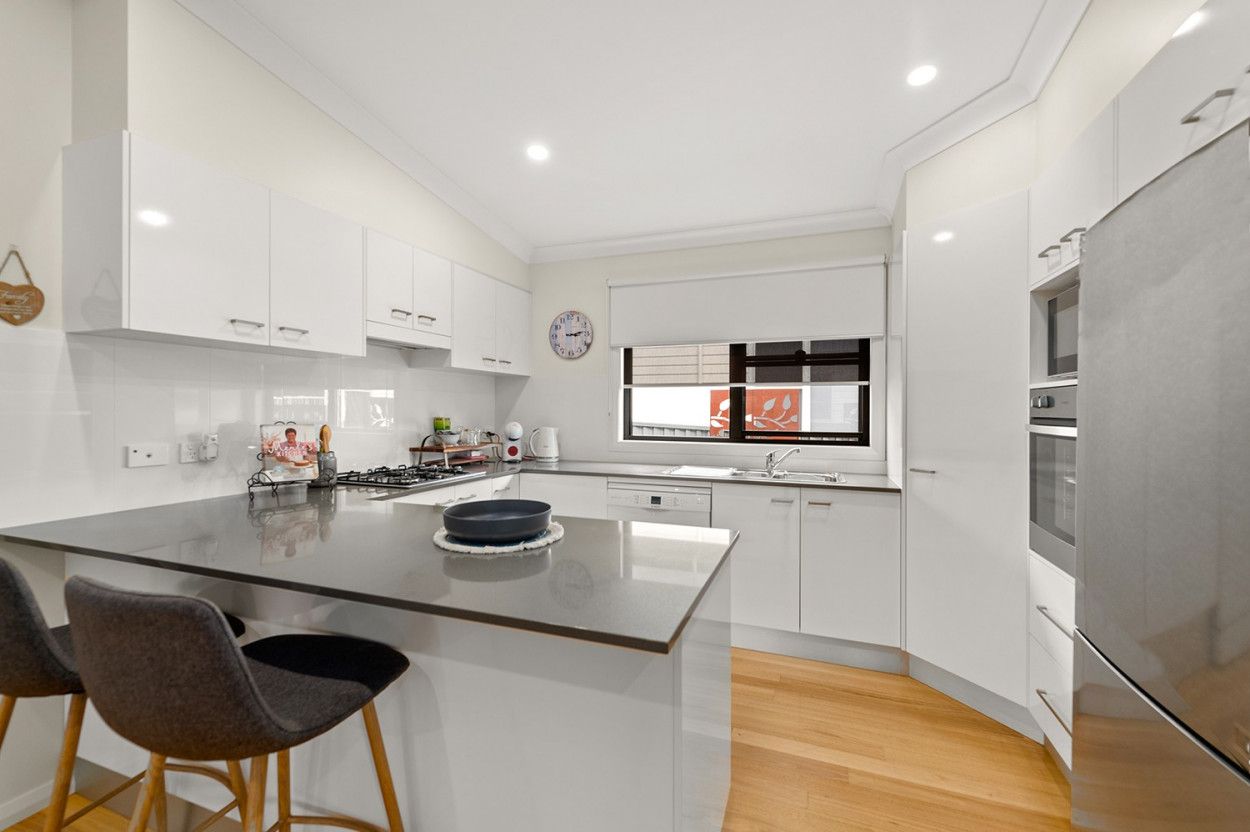 Gated Community - 2 Double Bedrooms - 2 bathrooms - Study - Parking for 3 Cars