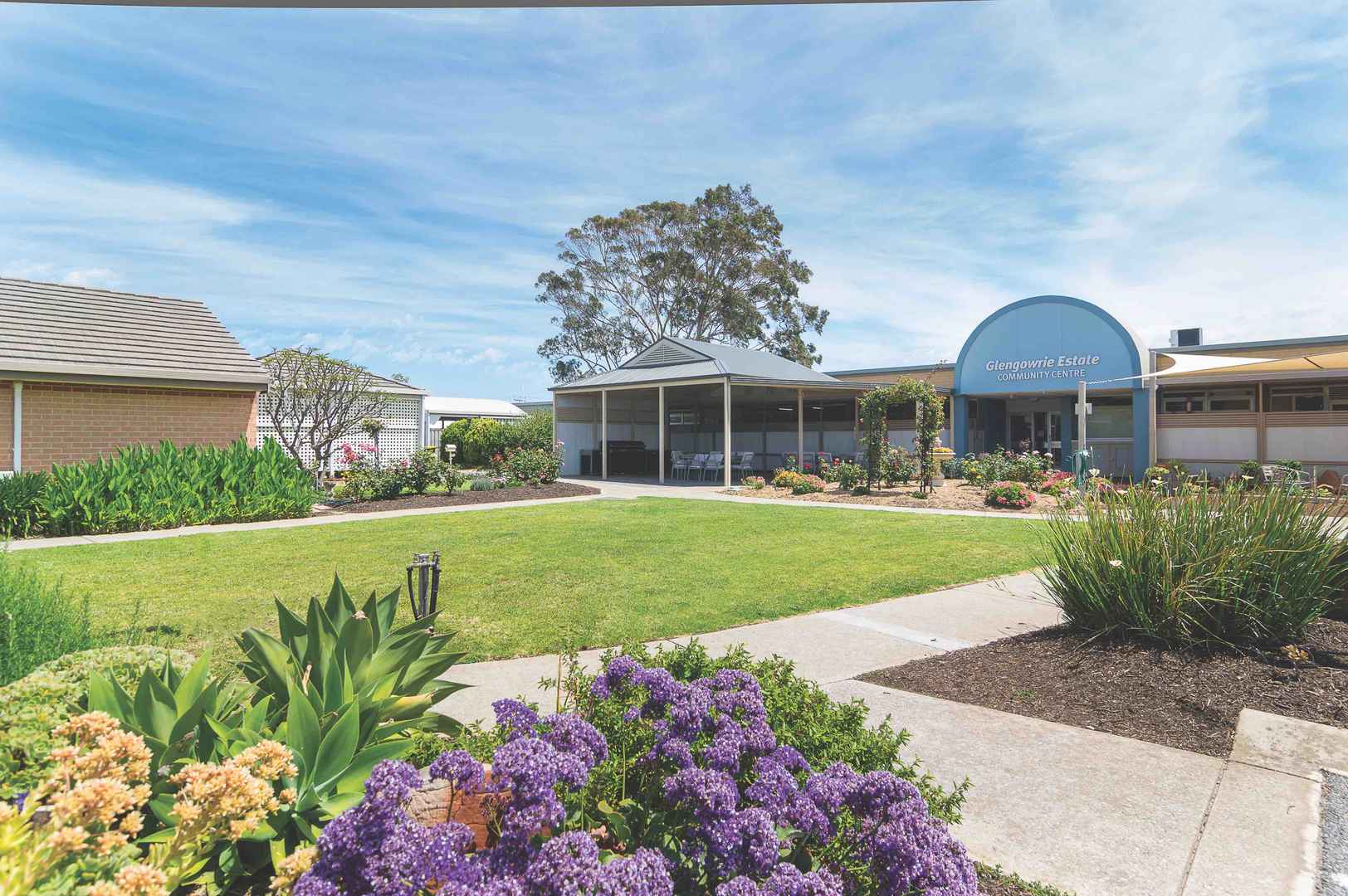 Peaceful and relaxed living in a social seaside community