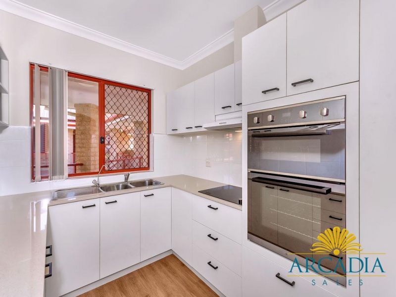 Arcadia Waters Bicton - Views, Views & More Views...