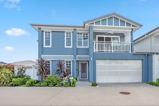 Rare Private Corner Block & Lake Views