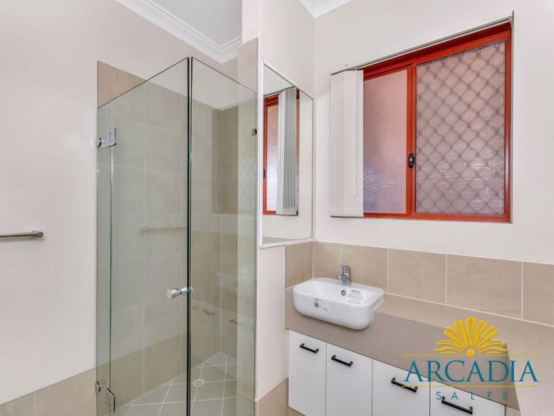 Arcadia Waters Bicton - Views, Views & More Views...