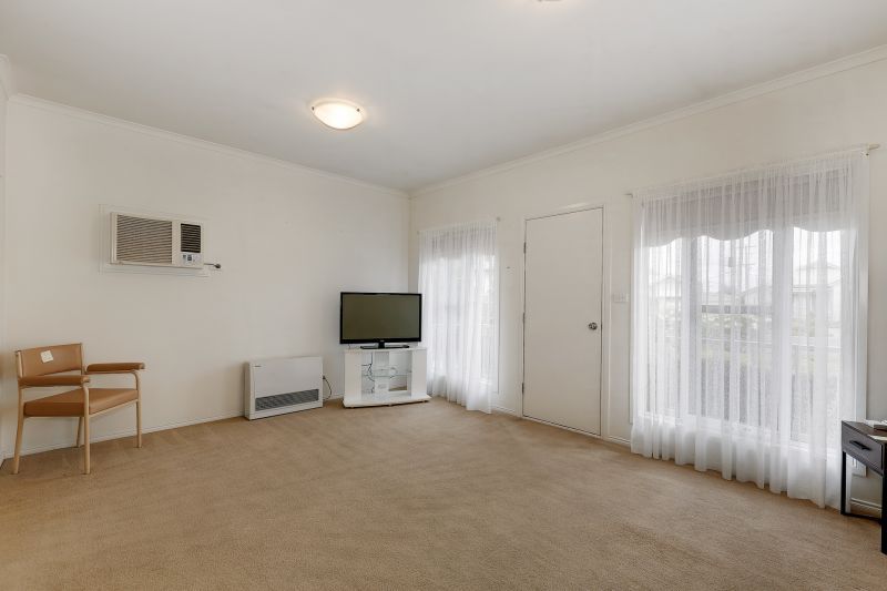 Cosy One Bedroom Unit!